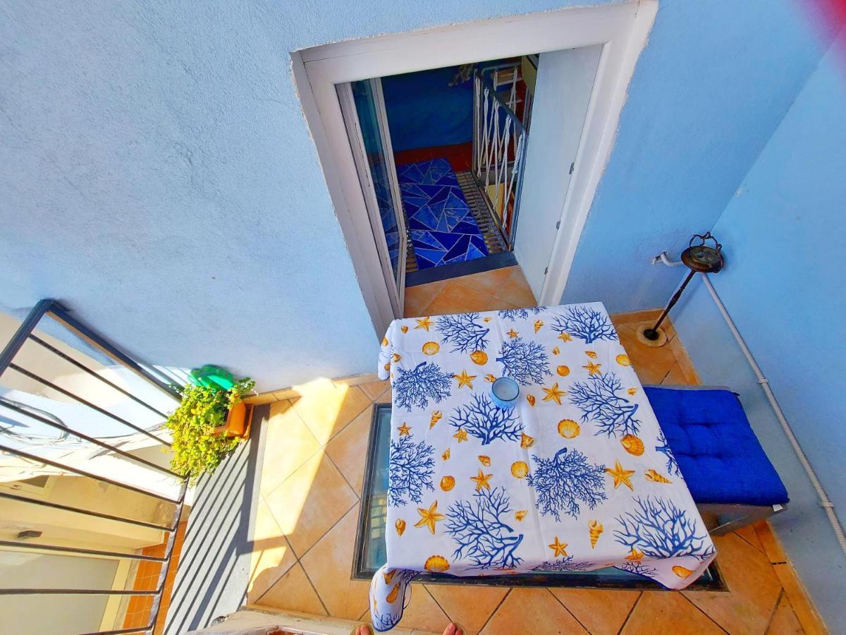Ferienwohnung Monolocale Azzurro Procida Exterior foto
